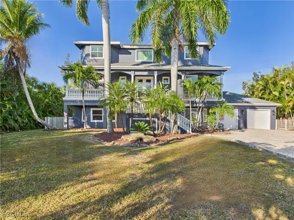 16700 Wisteria Dr, Fort Myers, FL 33908