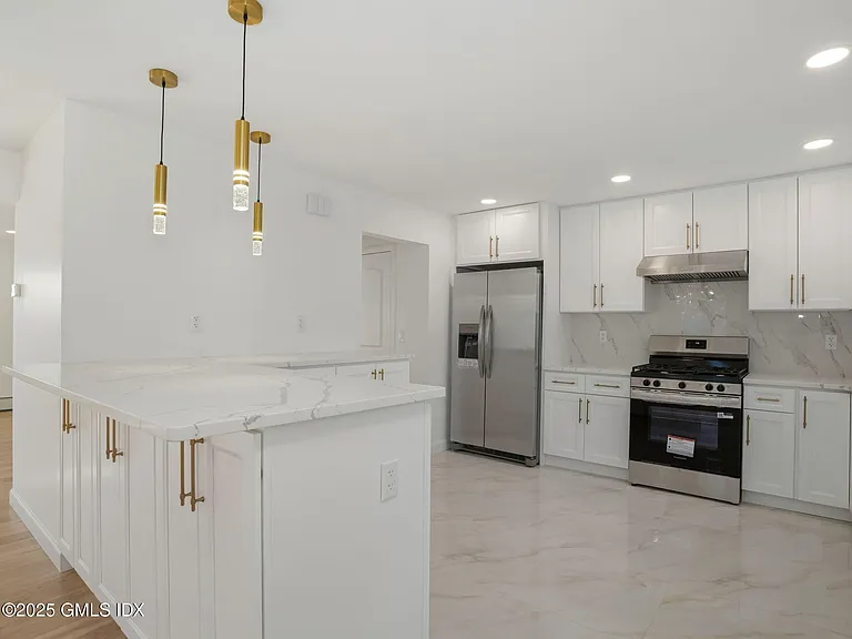 37 Edgewood Ave #B — Photo 7
