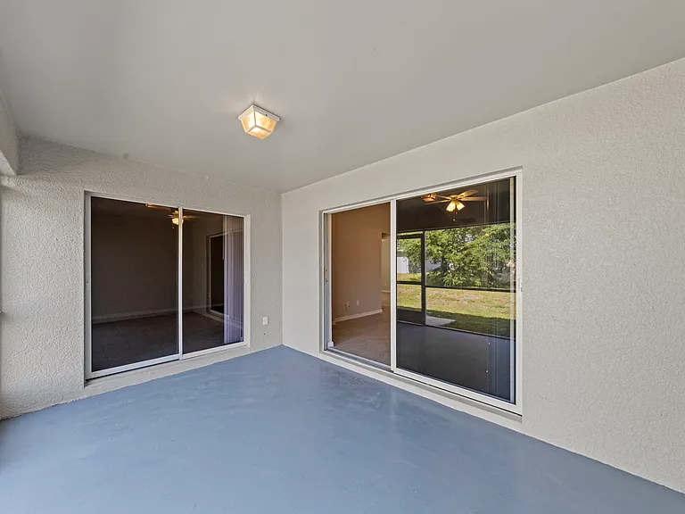 Rear screened lanai
