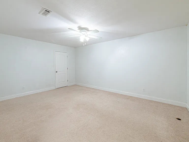 3029 Champions Dr — Photo 31