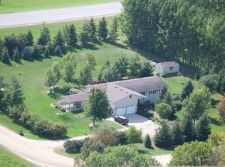 4651 Castle Cir, Lester Prairie, MN 55354