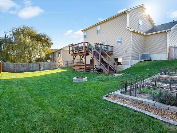 2nd image of 5013 NE Trilein Dr