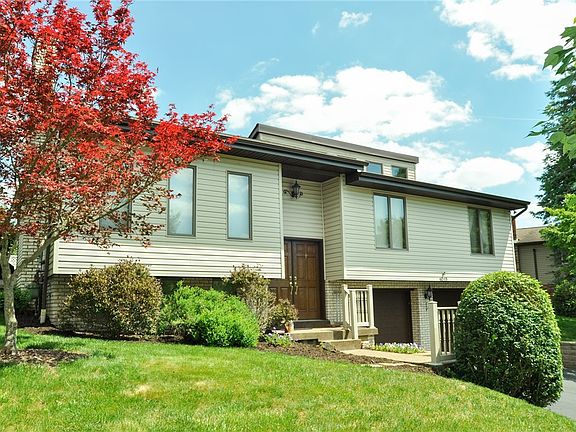 2nd image of 4048 Briarwood Dr