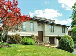4048 Briarwood Dr, Jeannette, PA 15644