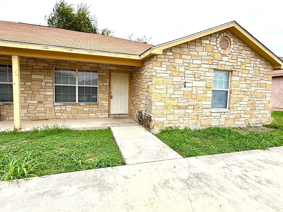 7568 Oak Chase