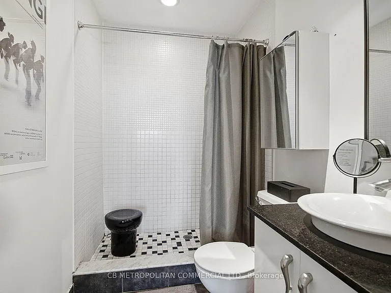 363 Sorauren Ave #405 — Photo 13