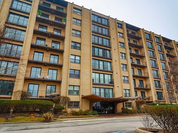 2nd image of 4601 W Touhy Ave APT 508