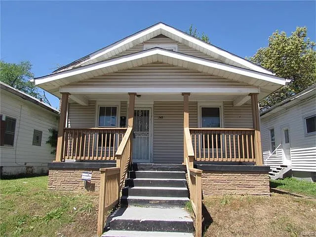 747 Ponce Ave photo 1
