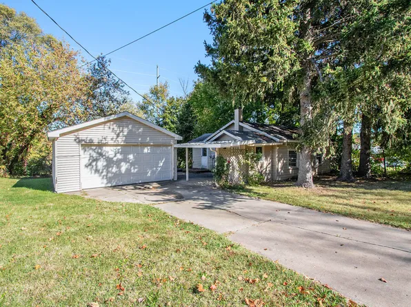 1005 E Front St, Buchanan, MI 49107
