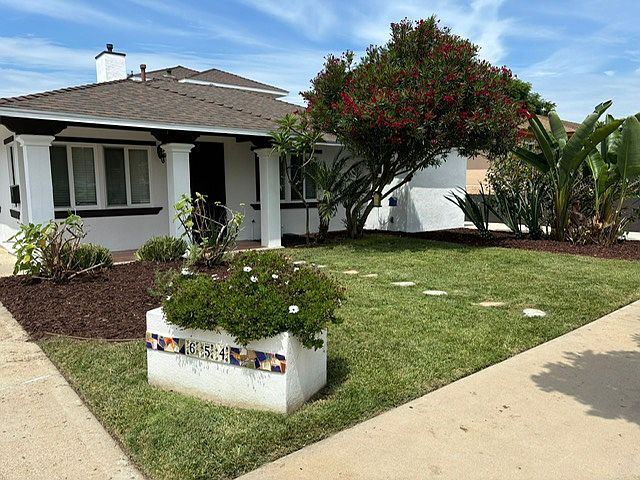 1st image of 654 Oaklawn Ave #1