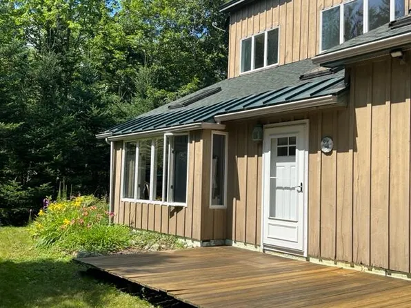 17 Carlisle Road, Surry, ME 04684