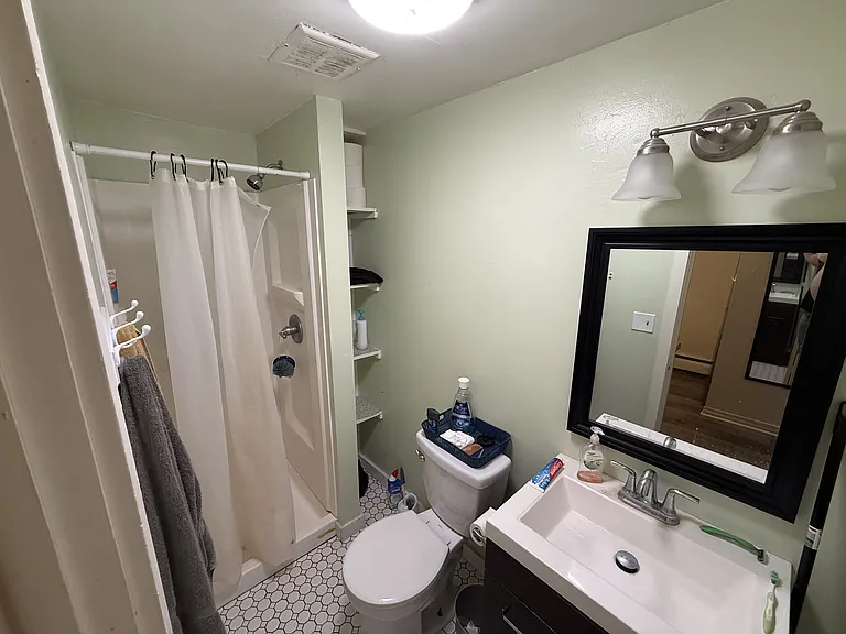 229 S Geneva St #2 — Photo 3