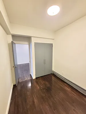 Rented by E Realty International Corp | media 5