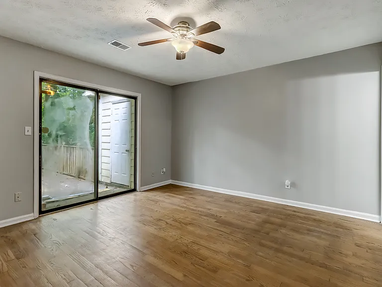 323 Farm Place Ct NE — Photo 17