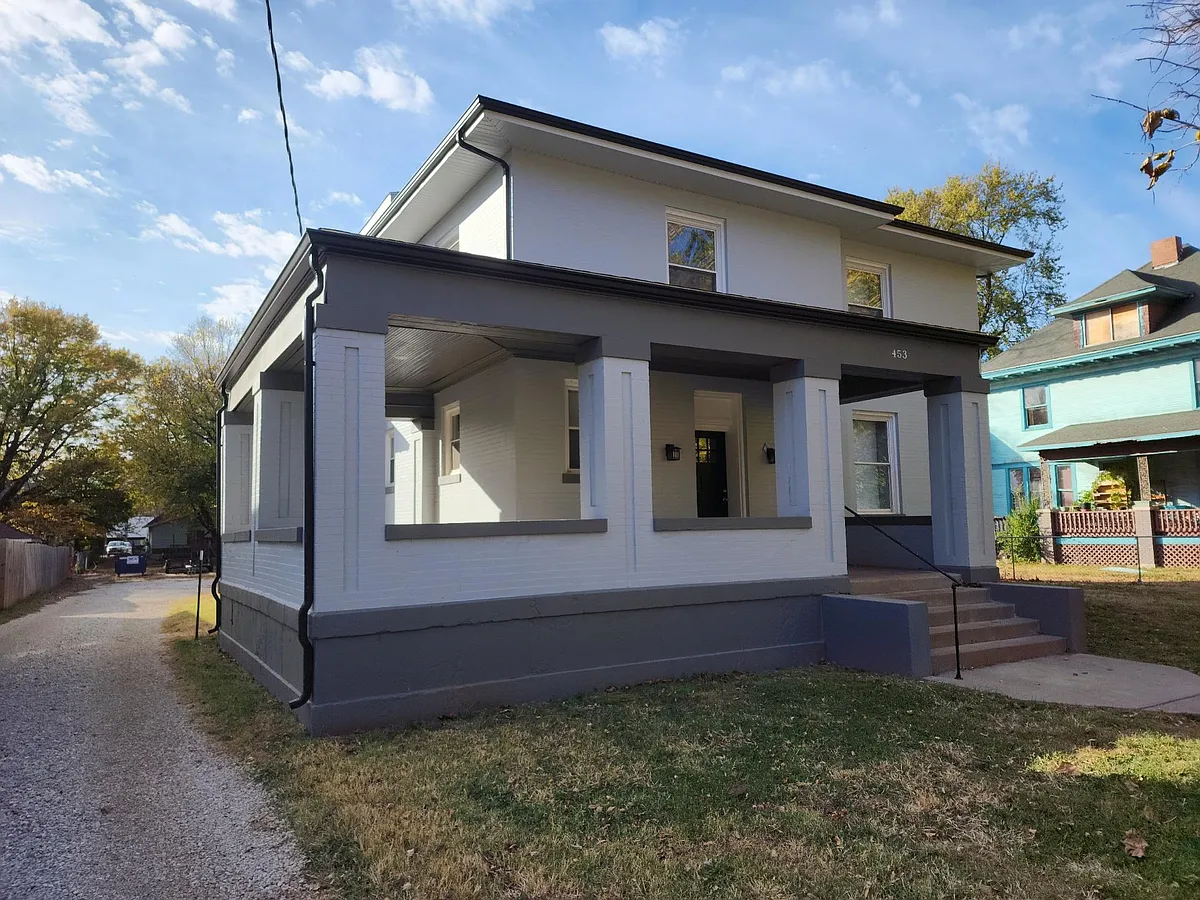 Building Photo - 453 S Main Ave