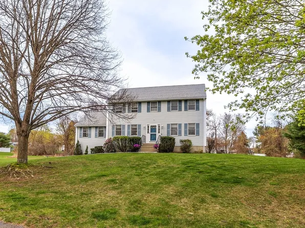 4 Todd Ln, Billerica, MA 01821