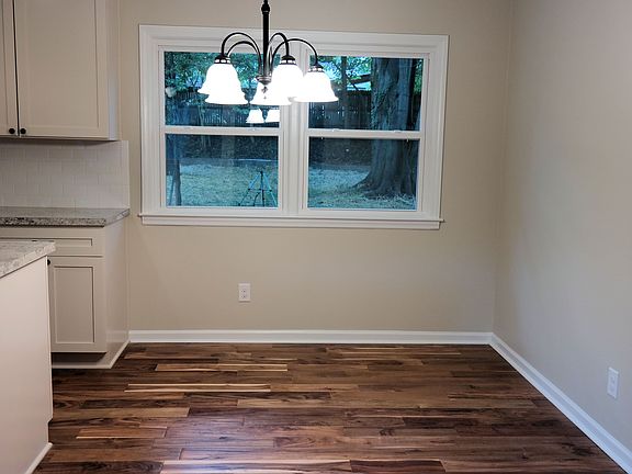 5th image of 106 Cove Ave