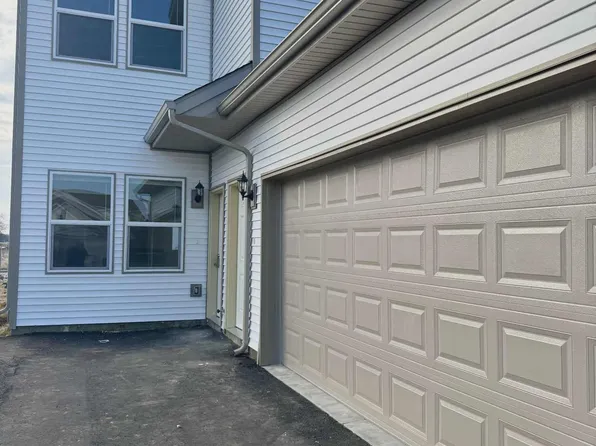 10155 Clearwing Ln, Roscoe, IL