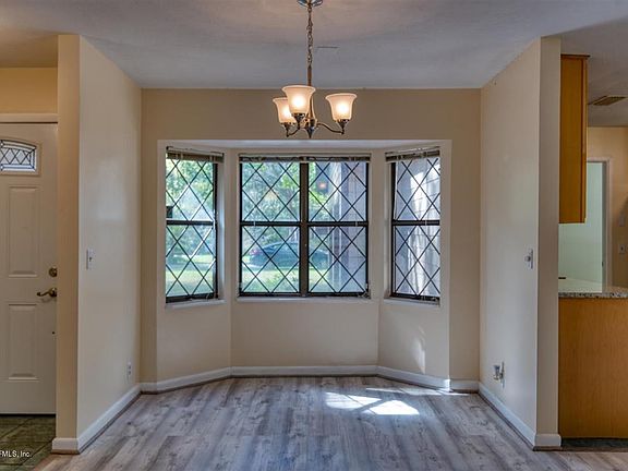 5th image of 108 Thicket Ln