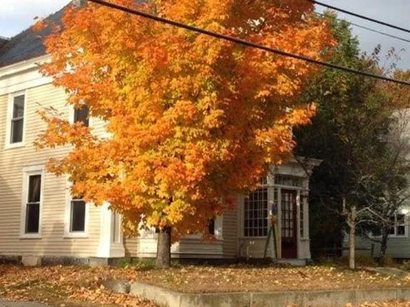 25 Oak St, Old Town, ME 04468