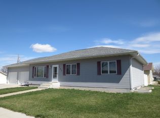 157 14th Ave, Columbus, NE 68601