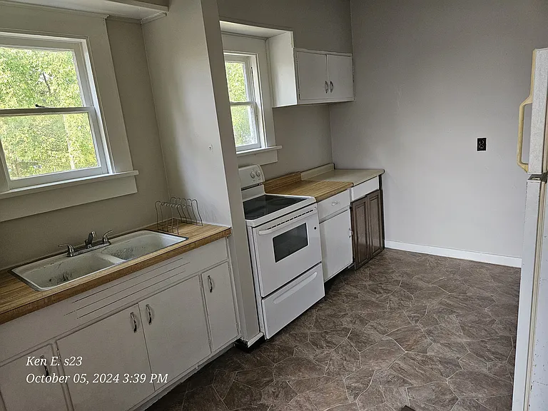 1006 W Franklin St #100 — Photo 3
