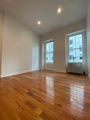 Rented by Dynamik Realty | media 16