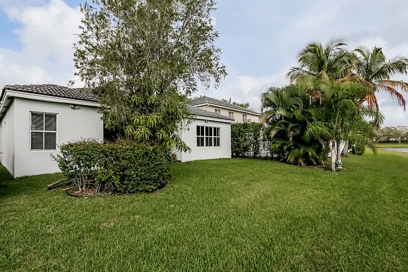 1st image of 856 Sunflower Cir