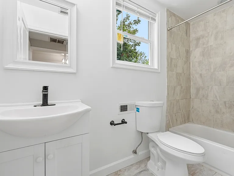 10 Birch Ave — Photo 8