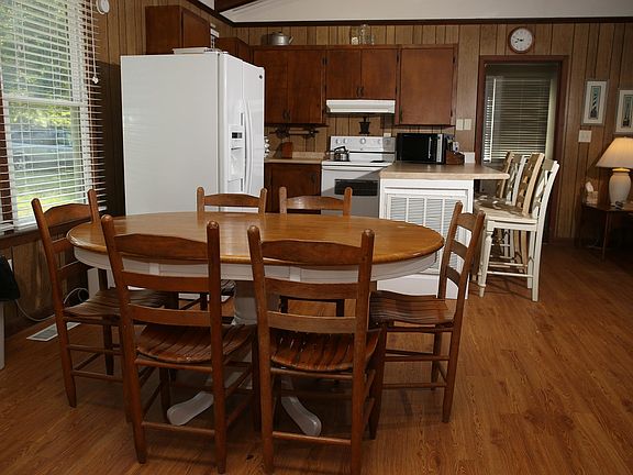 4th image of 201 Gales Shore Cir