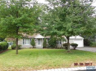 36 Village Rd, Pompton Plains, NJ 07444