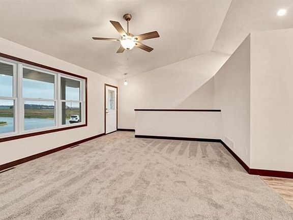 4th image of 522 Rustic Ridge Dr