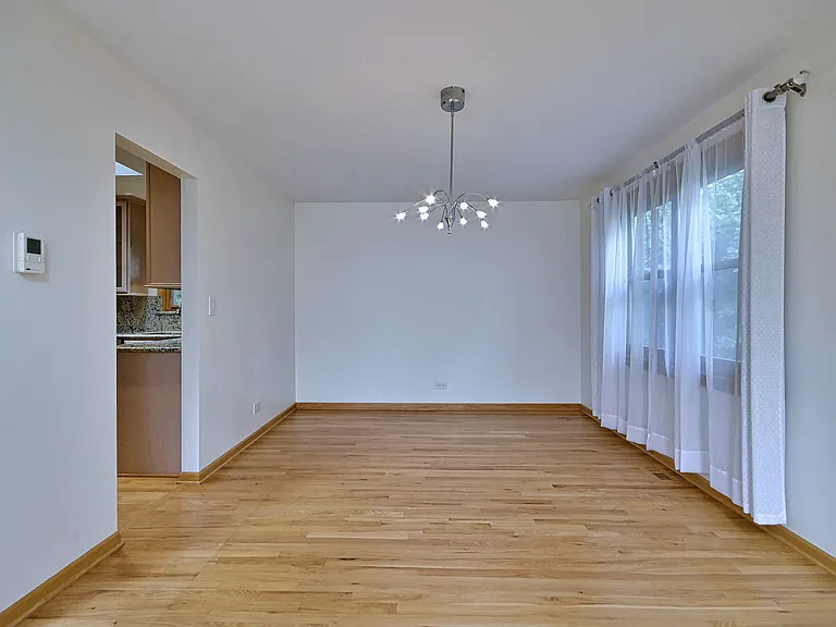 2360 N Drury Ln — Photo 5