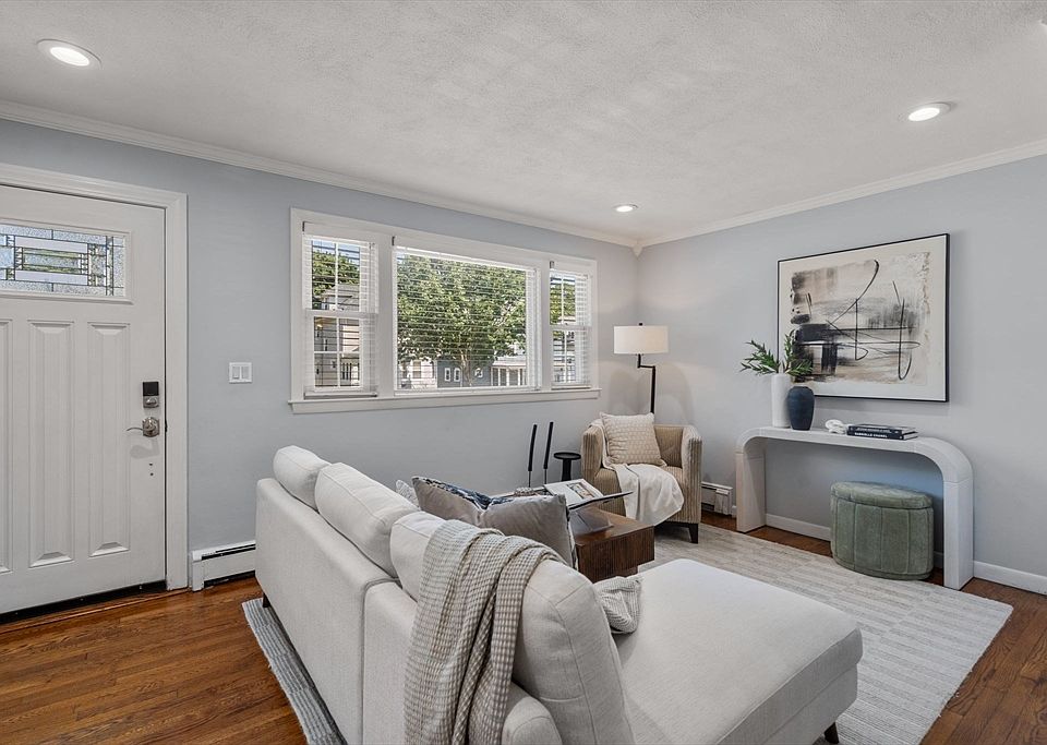 1st image of 136A Belgrade Ave