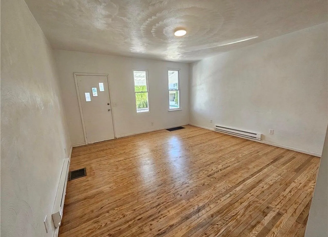 3 bed, 1136 sqft, $1,299 — Photo 2