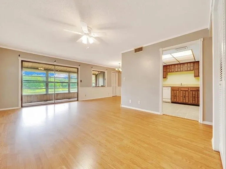 683 Midway Dr #B — Photo 7