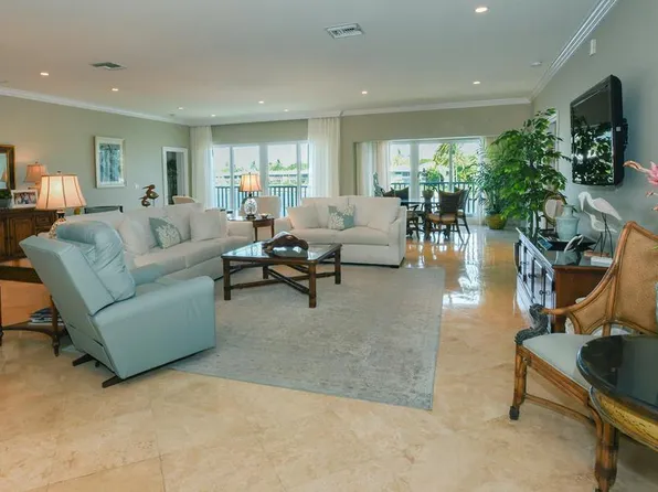 40 Marlin Ln #B, Ocean Reef, FL 33037