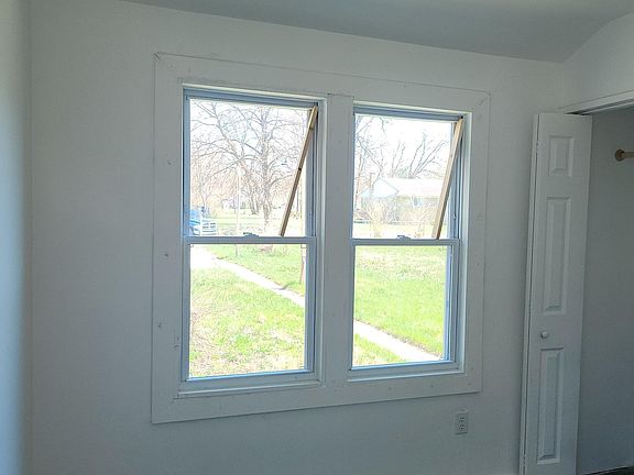 5th image of 18603 Mackay St