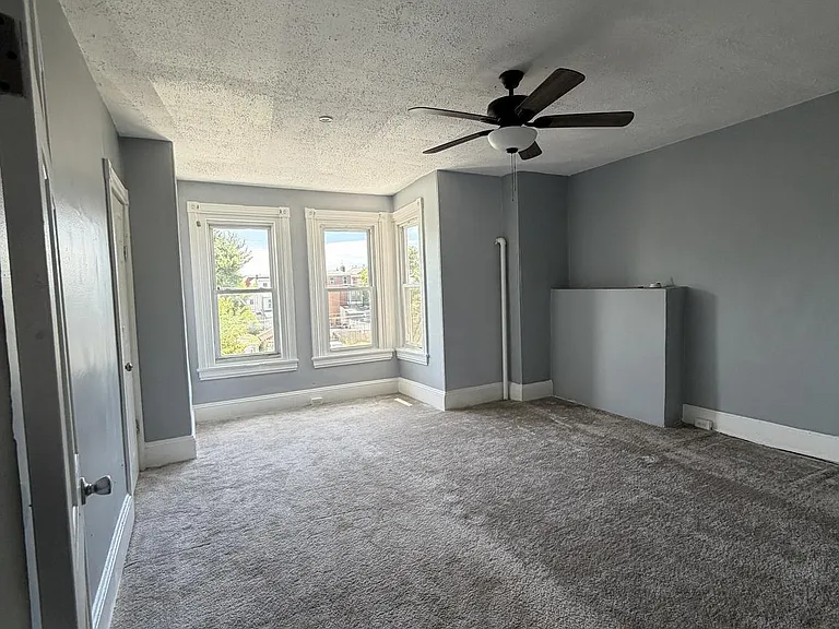 566 Noble St #2 — Photo 9
