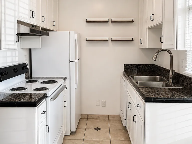 3951 Albatross St #D4 — Photo 6