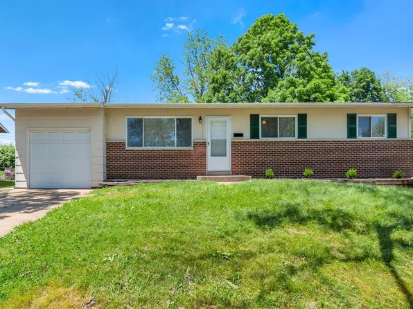2065 Splendor Dr, Florissant, MO 63031