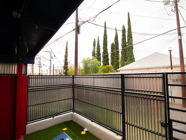 430 E 6th St #1 — Photo 24