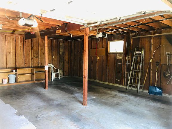 3rd image of 12133 SE 44th Pl