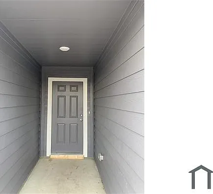 4 bed, 1500 sqft, $2,100 — Photo 2