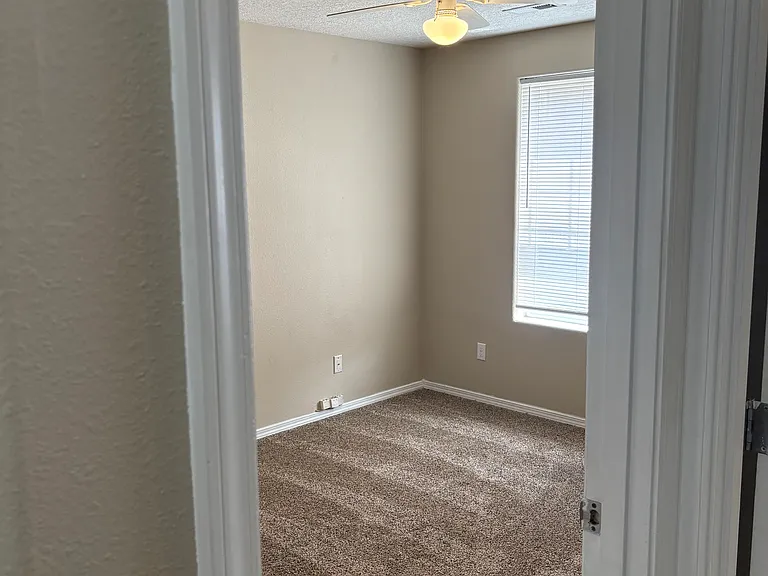 20653 SW Mabel St — Photo 24