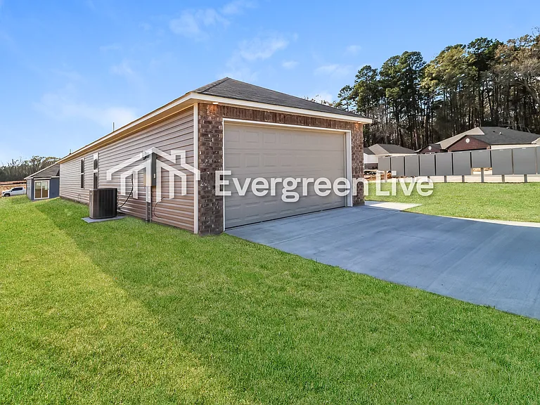 185 Sarah Alyse Ln — Photo 2