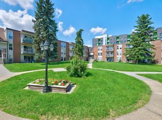 Londonderry Heights, Edmonton, AB T5C 3E4