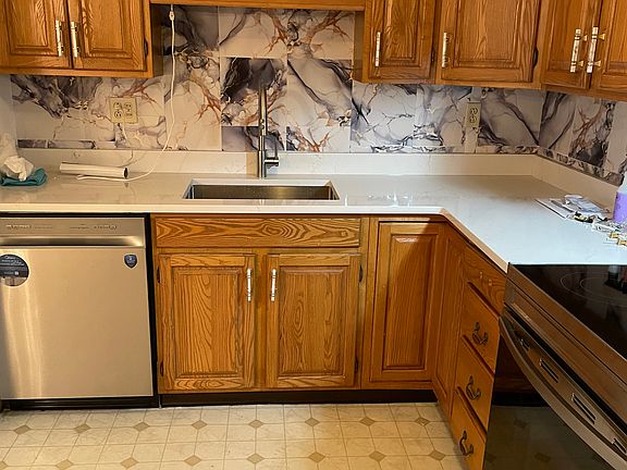 3rd image of 610 S Franklin St APT C101