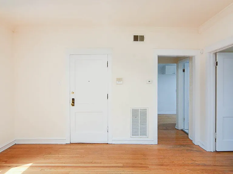 3042 W Wellington Ave #3 — Photo 11