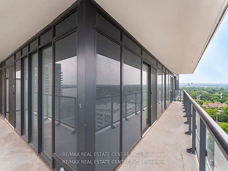 370 Martha St #1703 — Photo 31